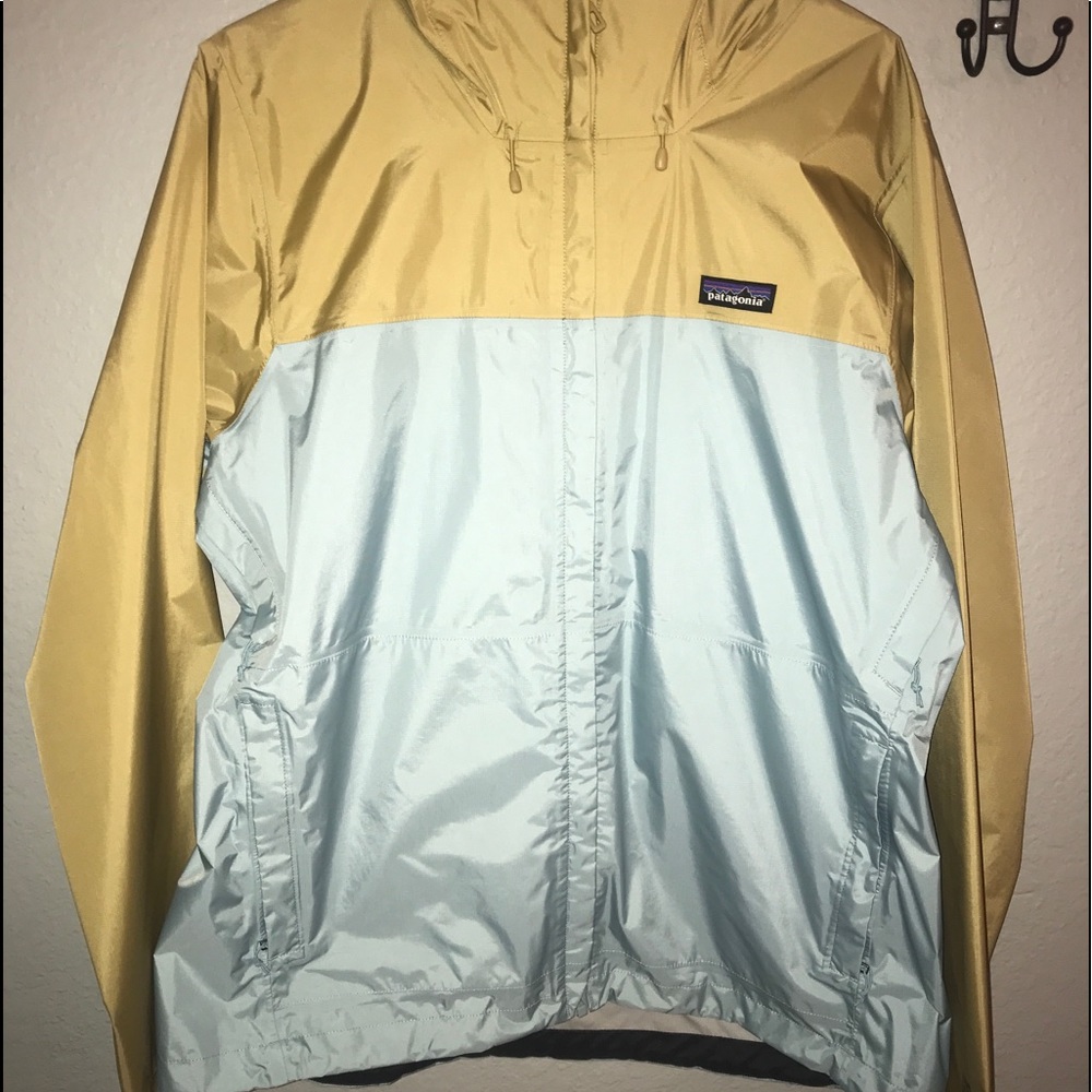 Patagonia torrentshell rain jacket